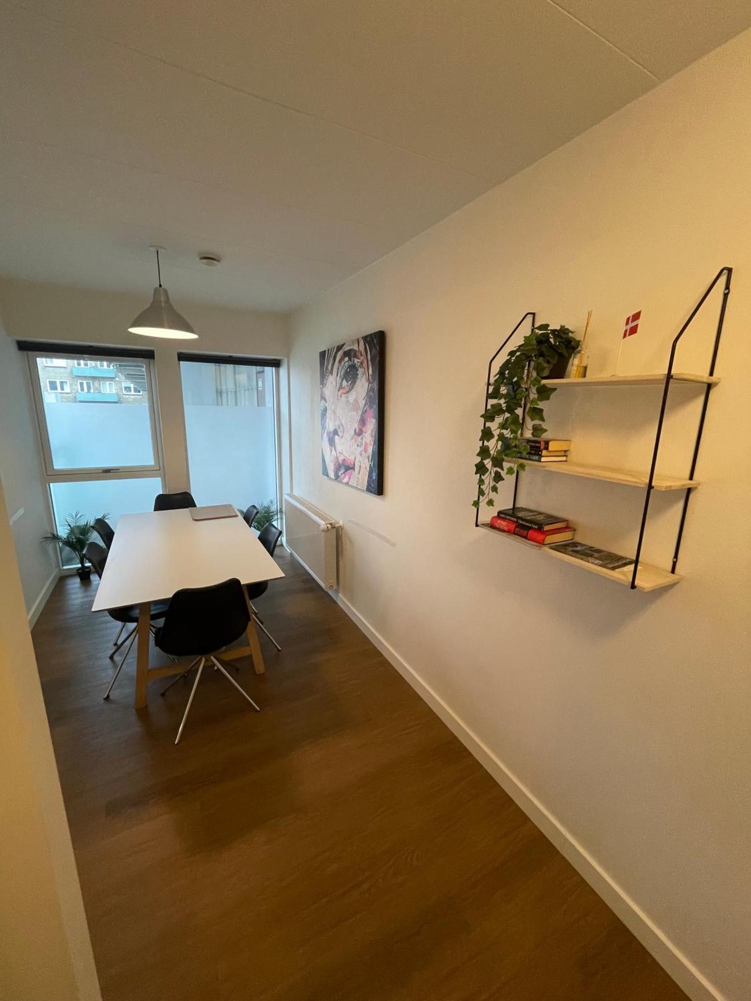 Modern With Rooftop, Privat Balcony, & Free Parking,next To Attractions Aparthotel